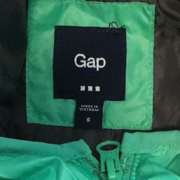Green Gap Puffer Jacket - Picture 3 of 3
